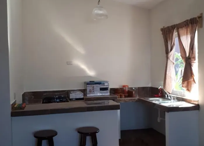 Pensión Casa Victoria *
